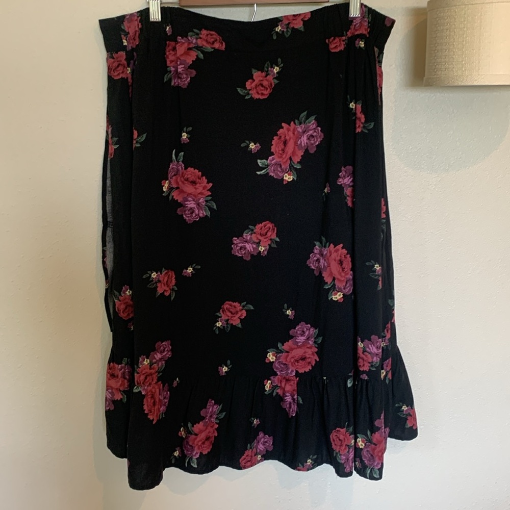 Torrid Floral Midi Challis Faux Wrap Skirt Size 2 - Picture 9 of 10